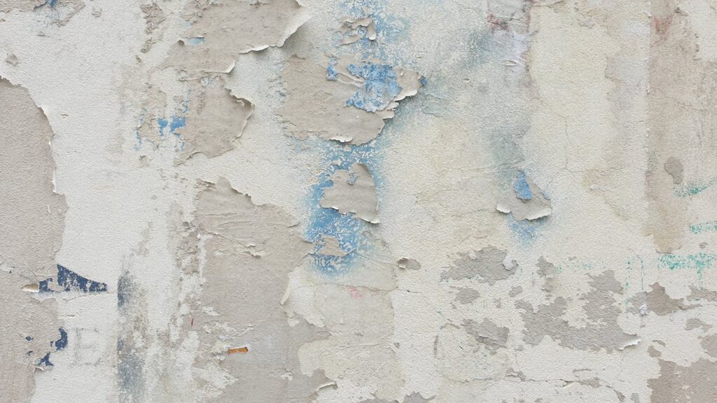 Détail d'un dégât d'humidité sur mur