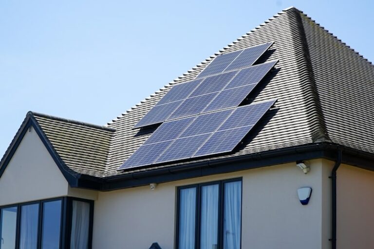 Combien produit 1 kWc de panneaux solaires dans le sud de la France ?